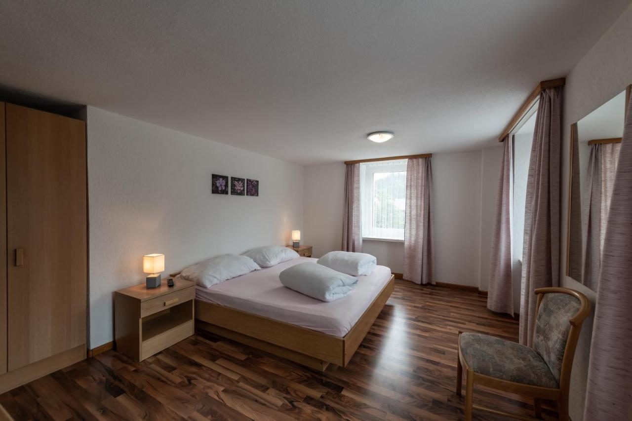 Hotel Greina Rabius Exteriör bild